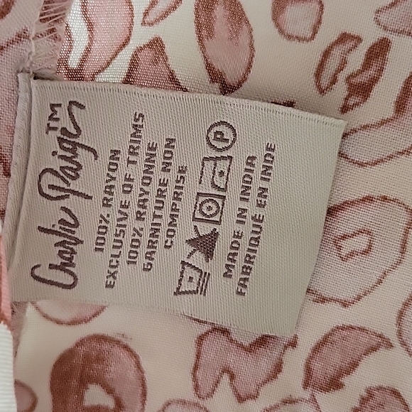 Charlie Paige Curvy Blouse - Picture 5 of 7